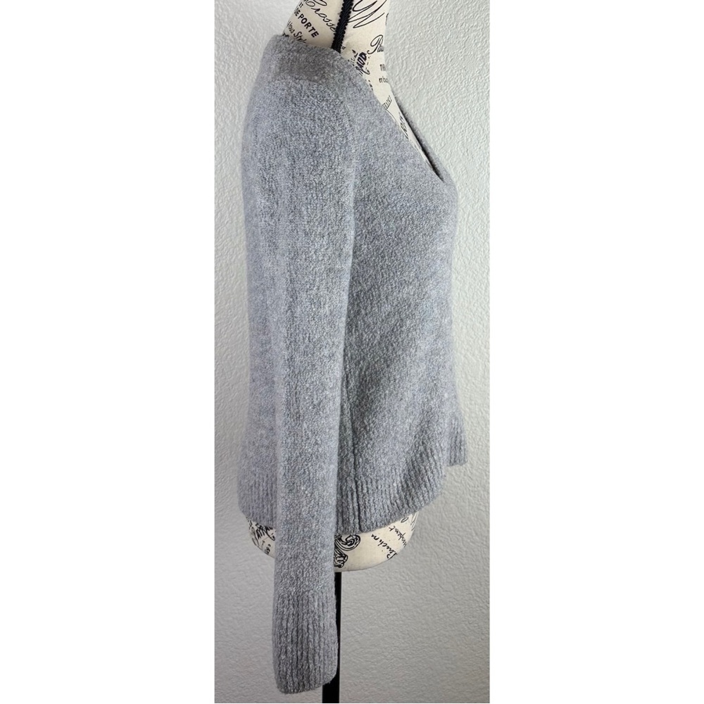 Everlane The Teddy V-Neck Sweater in Soft Gray, size Small - Picture 6 of 14
